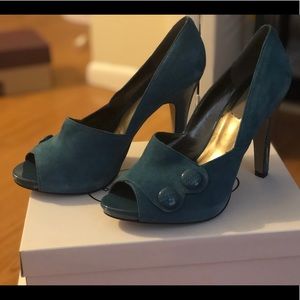 Turquoise suede Nine West heels